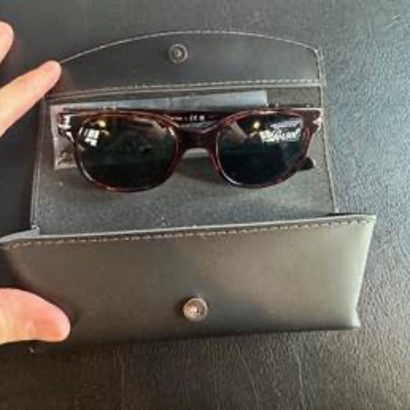 NWT Persol Men’s Sunglasses PO3257S Havana